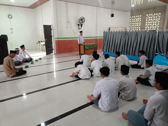 
					KUA Salo Bina Karakter Santri Lewat Program BRUS di Ponpes Insan Cendekia
