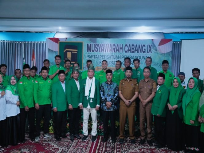 
					Bupati Kampar diwakili Plt. Asisten I Setda Kampar Hadiri Pembukaan Muscab IX PPP di Bangkinang Kota.