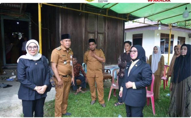 
					Wabup Kampar Melayat Ke Kediaman Alm Muhammad Yani HS Mantan Kepala Desa Muara Jalai
