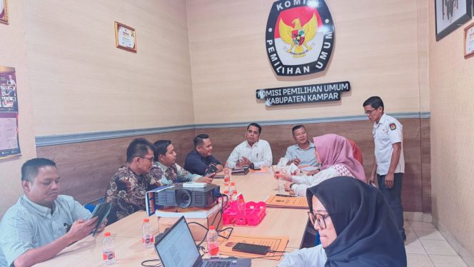 
					Terkait PAW Anggota DPRD Kampar, Bawaslu Koordinasi dengan KPU Agar Proses Sesuai  Mekanisme