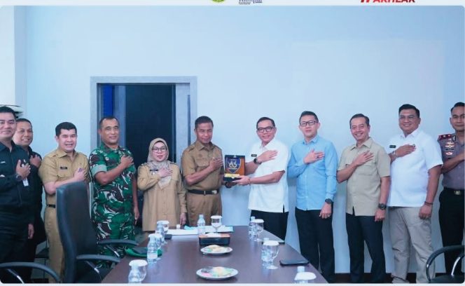 
					Bupati Ahmad Yuzar Hadiri Pertemuan KKP POKJAR 6 Wilayah Polresta Pekanbaru POLDA Riau