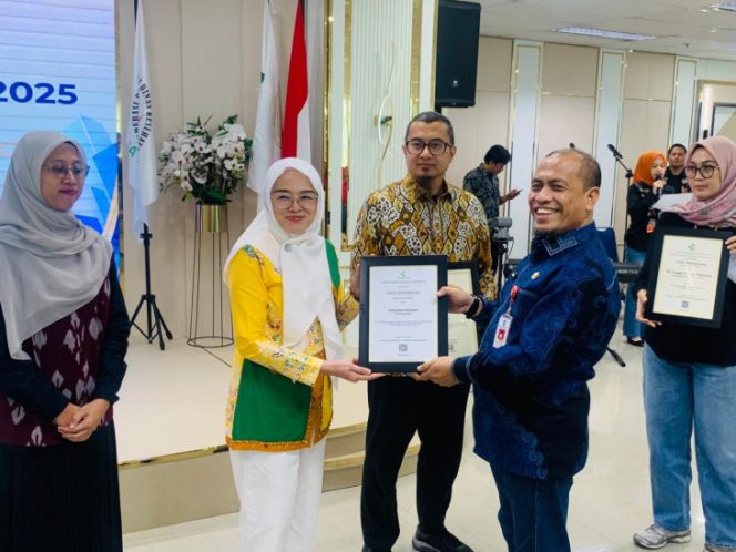 
					Pemkab Kabupaten Kampar Raih Predikat Terbaik I Nasional Sektor Imunisasi Kesehatan