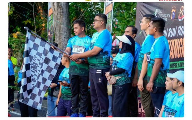 
					Bupati Ahmad Yuzar Bersama Kapolres Kampar Lepas Peserta Road Bhayangkara Run dan Olahraga Bersama dalam Rangka Hari Bhayangkara ke-80 Tahun 2026