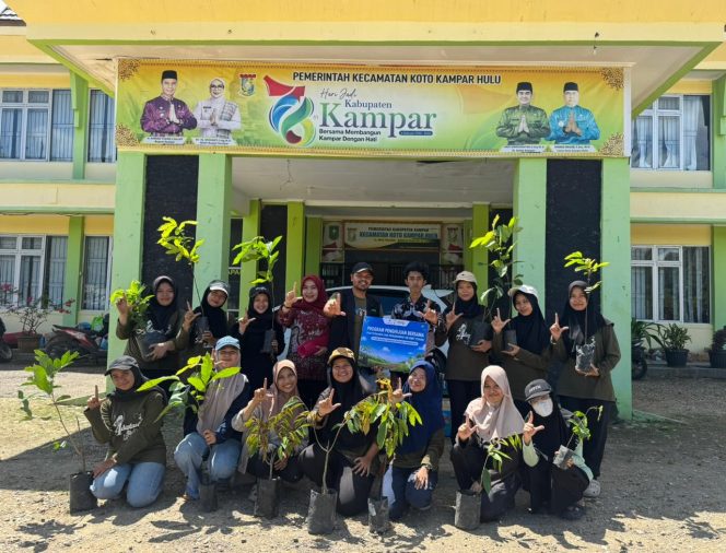
					Penghijauan Sungai Tanjung, EMP Energi Gandewa Salurkan 150 Bibit Pohon Produktif