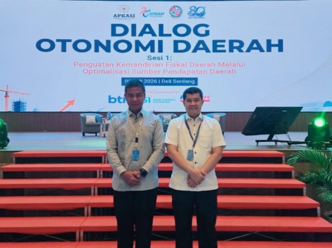 
					Bupati Kampar Ahmad Yuzar Bersama Sekda Hadiri Dialog Otonomi Daerah pada HUT ke-26 Apkasi