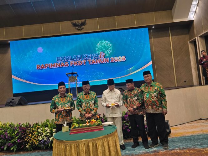 
					Ketua DPW FKDT Provinsi Riau Hadiri Harlah Ke-14 FKDT Bersama Mentri Agama RI di Jakarta
