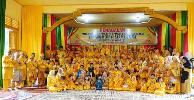 
					Tengku Herry Islami ST., MT Ditabalkan sebagai Pucuk Puak Bangsawan Rumah Pangka Balai Luhak Rambah.