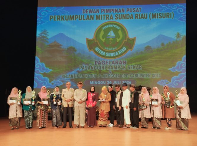 
					Paguyuban SIKKAP KAMPAR Meraih 4 Piala Kategori Utama