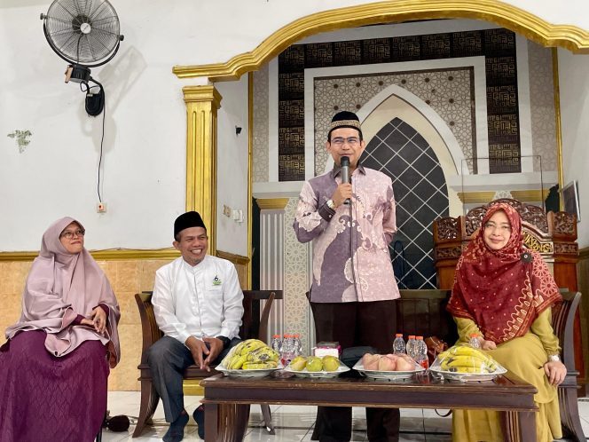 
					Hendry Munief Motivasi Santri PP Hidayatullah Pekanbaru Jadi Santripreneur Berbasis Nilai Tauhid