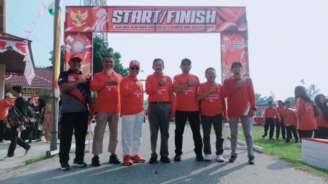 
					Semarak HUT RI ke-81, Ribuan Masyarakat dan Pelajar se-Kecamatan Kampa Ikuti Gerak Jalan Sehat