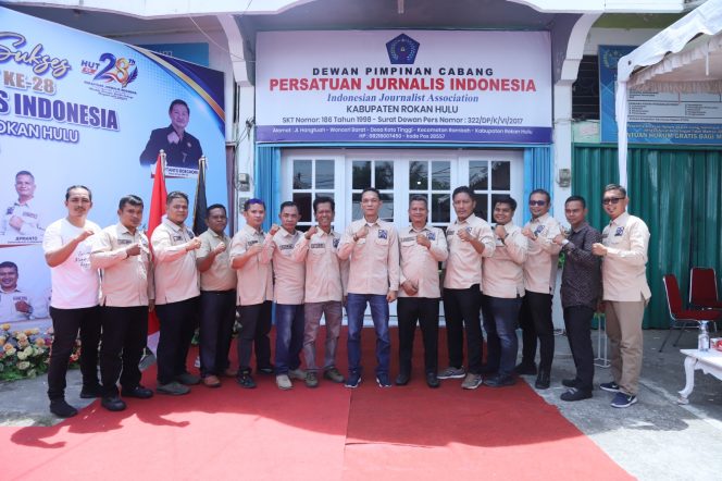 
					Peringatan HUT ke‑28 PJI Rokan Hulu: Resmikan Sekretariat Baru, Teguhkan Komitmen Jaga Marwah Pers.