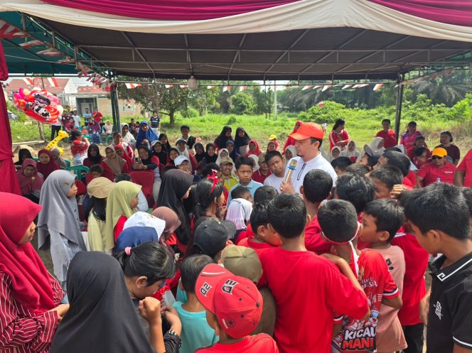 
					Anggota DPR RI Syahrul Aidi Hadiri Puncak HUT RI di RW 03 Keramat Sakti Kubang Jaya