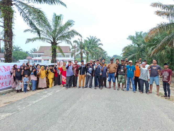 
					Kain Kafan Keadilan Dipasang, Eks Peladangan dan FM Dusun 02 Desa Senama Nenek Suarakan Perjuangan Hak Rakyat