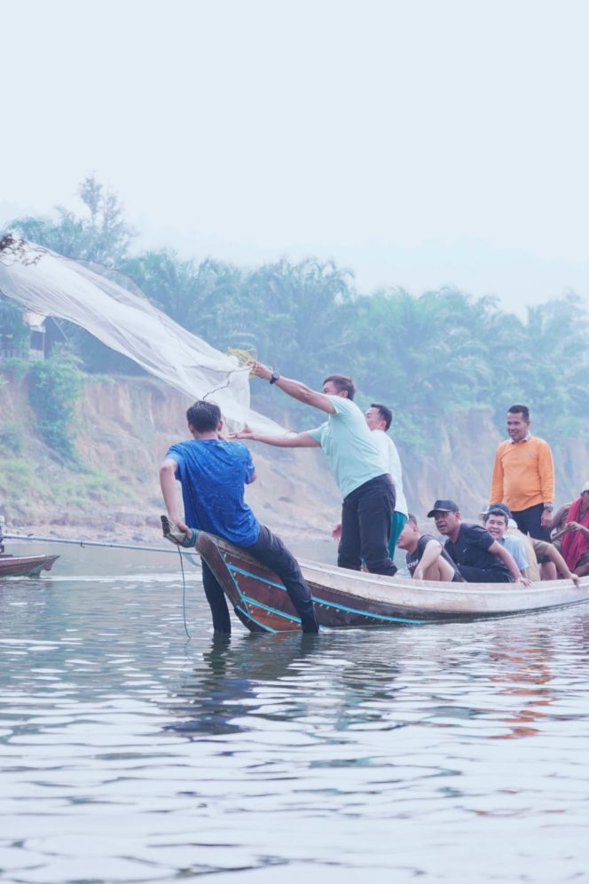 
					Bupati Kampar Sebut Mancokau Ikan Lubuk Larangan Kearifan Lokal Menjaga Alam dan Menyatukan Masyarakat