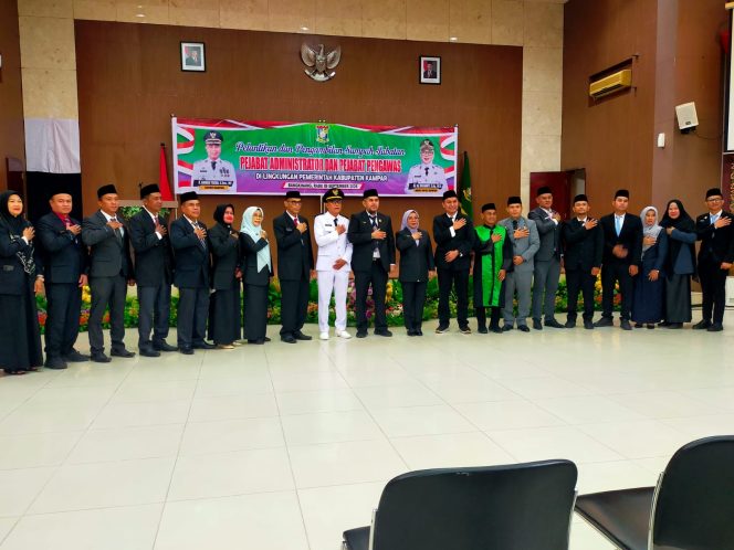
					Bupati Kampar Diwakili Wabup Misharti Lantik 17 Pejabat Administrator dan Pengawas