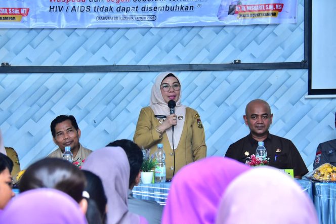 
					Wakil Bupati Sekaligus Ketua KPA Kampar Buka Sosialisasi Pencegahan HIV/AIDS di SMKN 1 Tapung