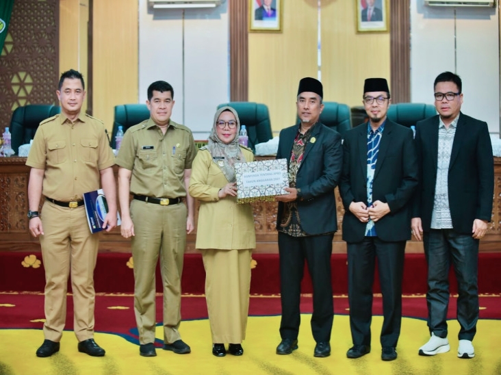 Bupati diwakili Wabup Kampar Ajukan RAPBD Kampar 2027 Rp2,188 Triliun, Tekankan Anggaran Harus Berdampak Nyata bagi Rakyat.
